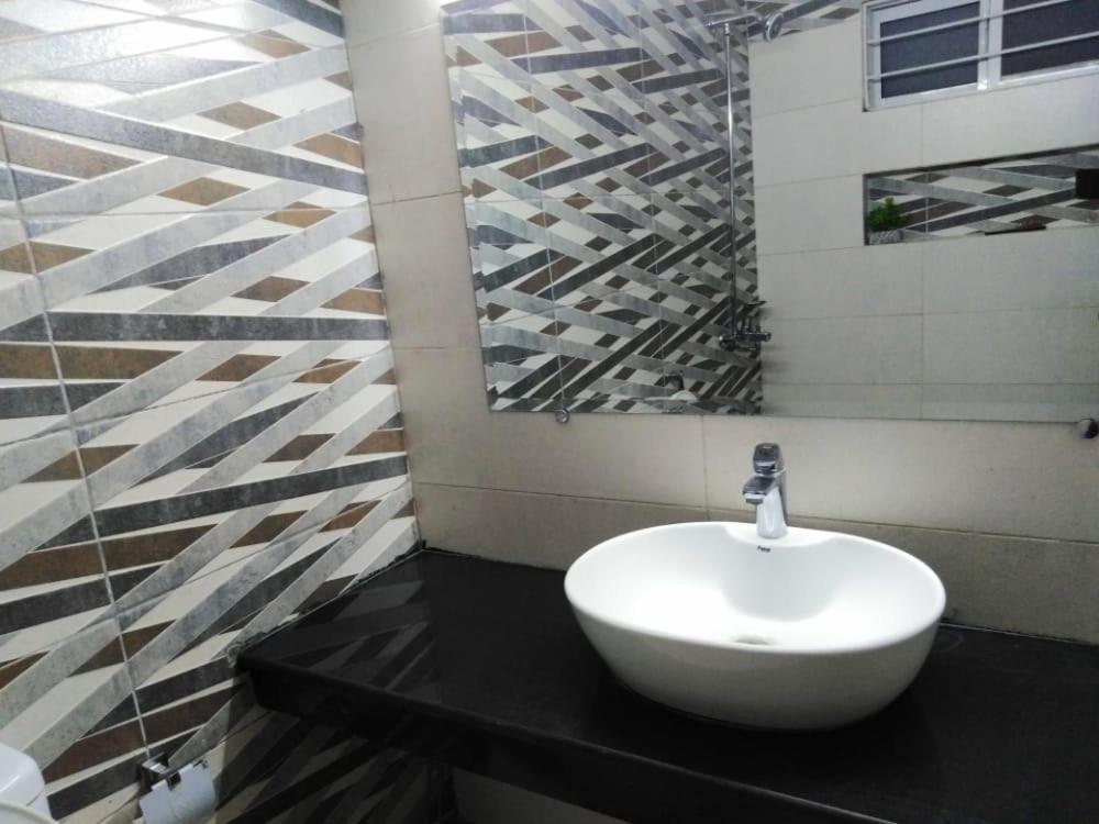 Islamabad Travelodge Guest House ภายนอก รูปภาพ